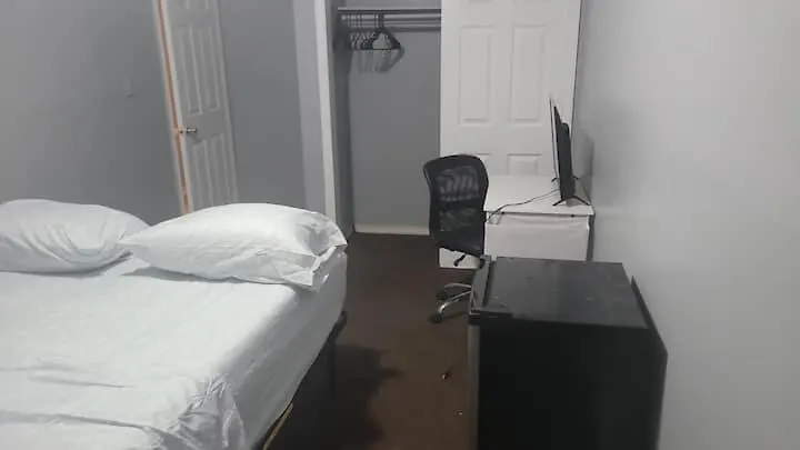 Room In A Beach House With Queen Bed In A Landlord Hosted Three Bedroom Apartment New York USA